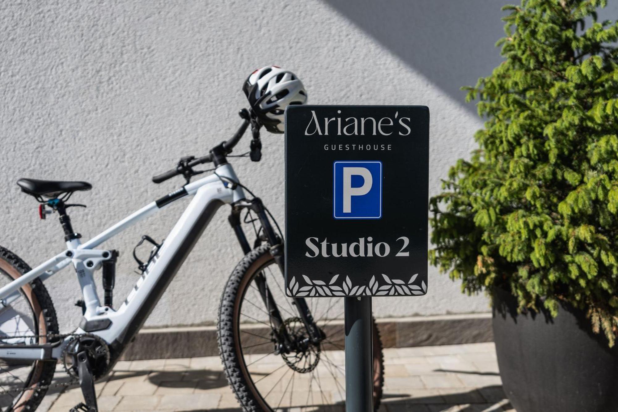 Ariane'S Guesthouse Sexten Екстериор снимка